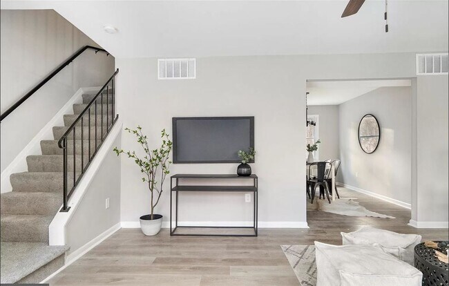 Foto del edificio - 9234 Woodcreek Ct