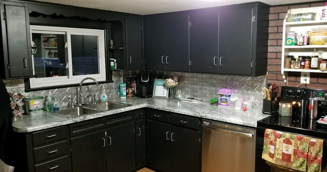 Kitchen - 347 Midland Ave
