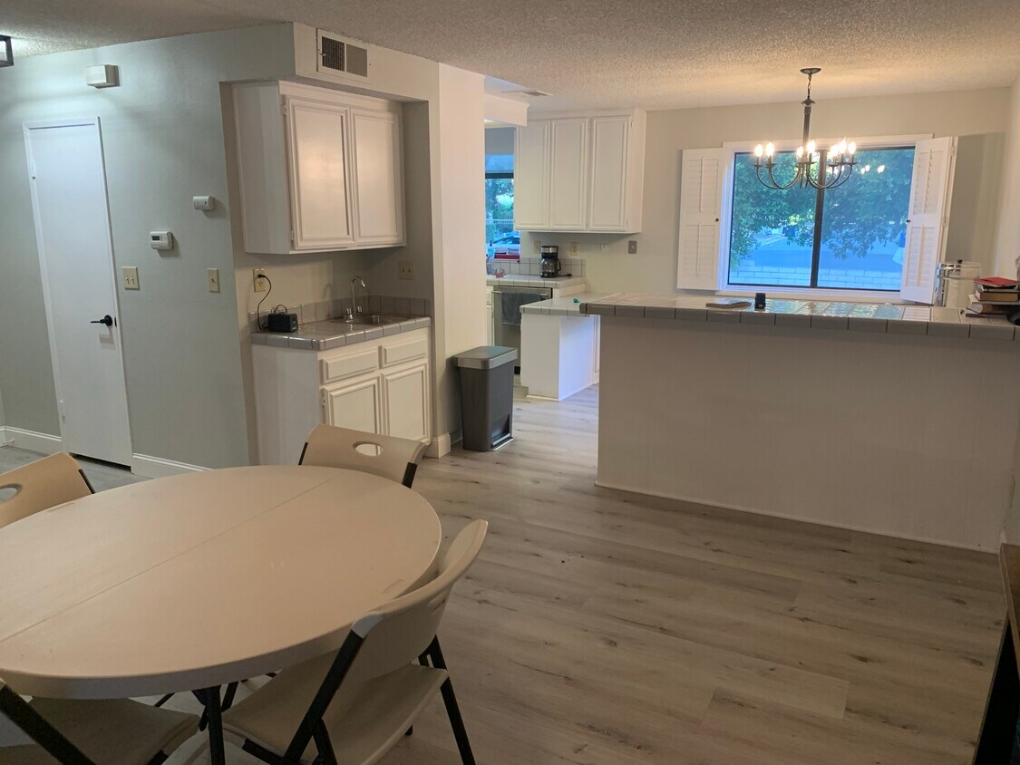 Island - 21217 Lassen St