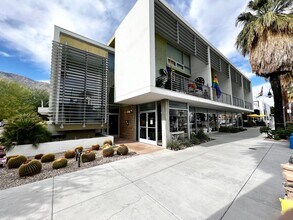 Building Photo - 803 N Palm Canyon Dr