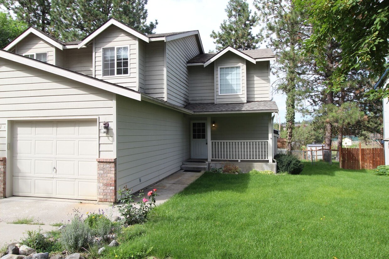 12731 N Dakota St Unit B, Spokane, WA 99218 Room for Rent in Spokane