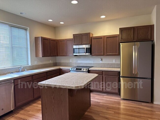 Foto del edificio - 1525 NE 87th Way