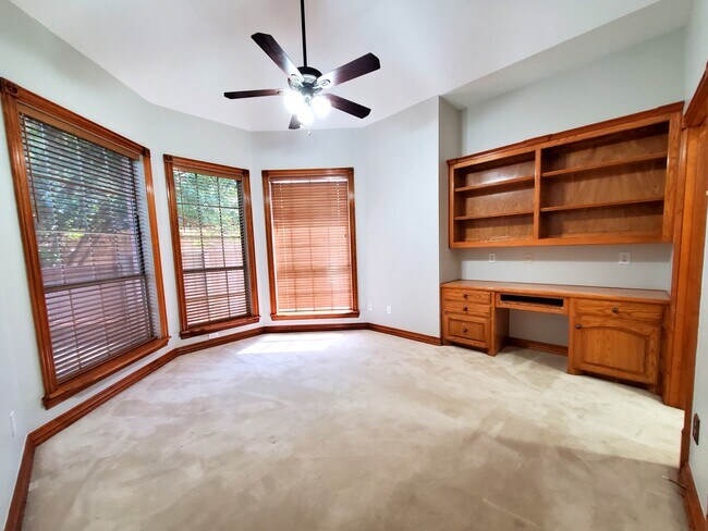 Building Photo - 360 Highland Oaks Cir