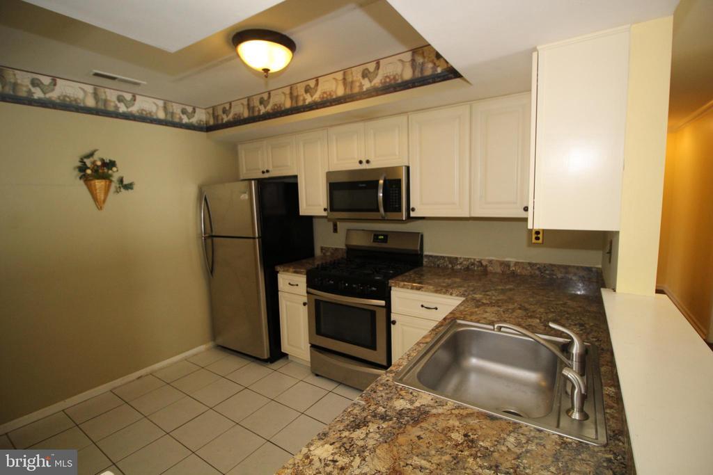 Primary Photo - 681A Rose Hollow Dr