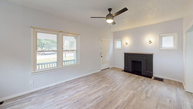 Foto del edificio - 6232 Montgomery Rd
