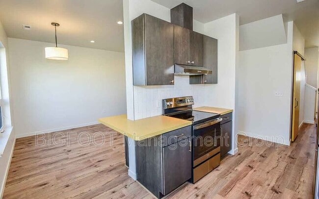Building Photo - 2328 Shorthorn Ave