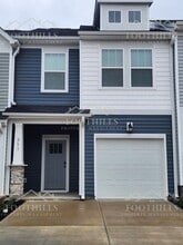 Building Photo - 253 Silo Rdg Dr