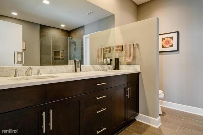 Building Photo - 2 br, 3 bath  - 1145 N High St Unit 308
