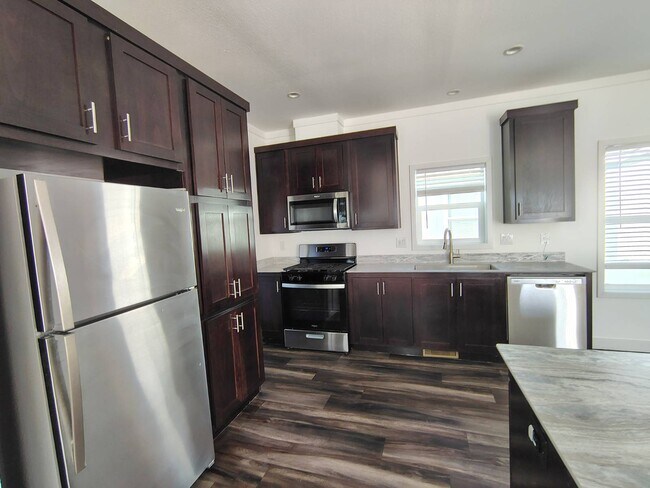 Foto del edificio - 6656 Pentz Rd