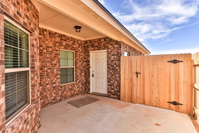 Foto del edificio - 12008 Evanston Ave