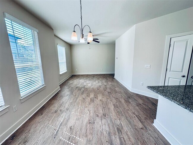 Foto del edificio - 2216 Creekside Ln