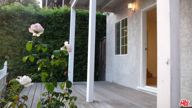 Foto del edificio - 252 Hampton Dr