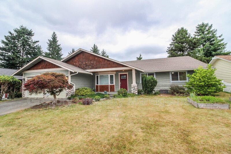 8802 NE 139th St, Kirkland, WA 98034 House Rental in Kirkland, WA