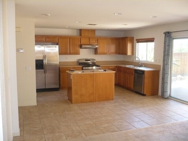 Building Photo - Nice 3 bedroom home plus a loft!