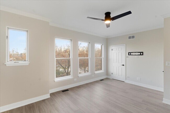 Foto del edificio - 839 W 14th Pl