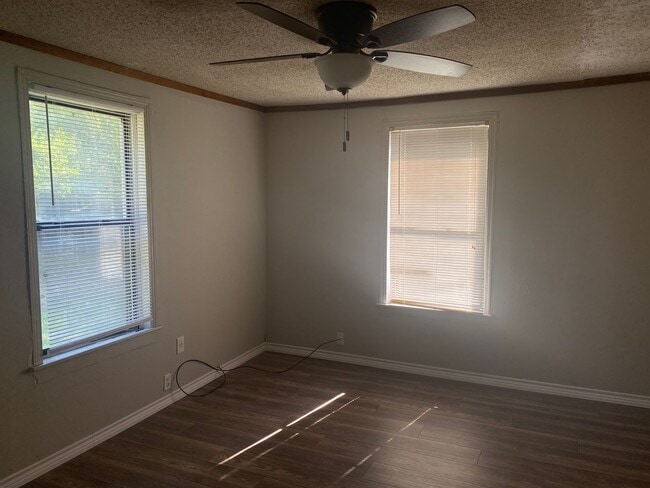 Foto del edificio - 3/2 in Quiet Denison Neighborhood