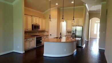 Building Photo - 122 Colton Ct