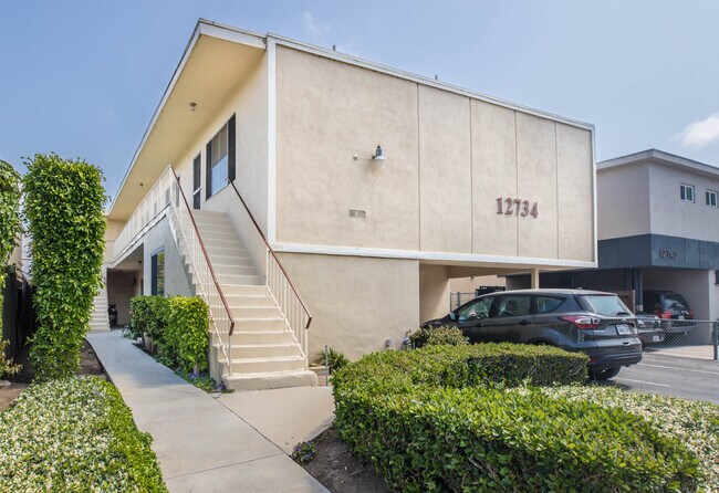 Foto del edificio - 12734 Matteson Ave