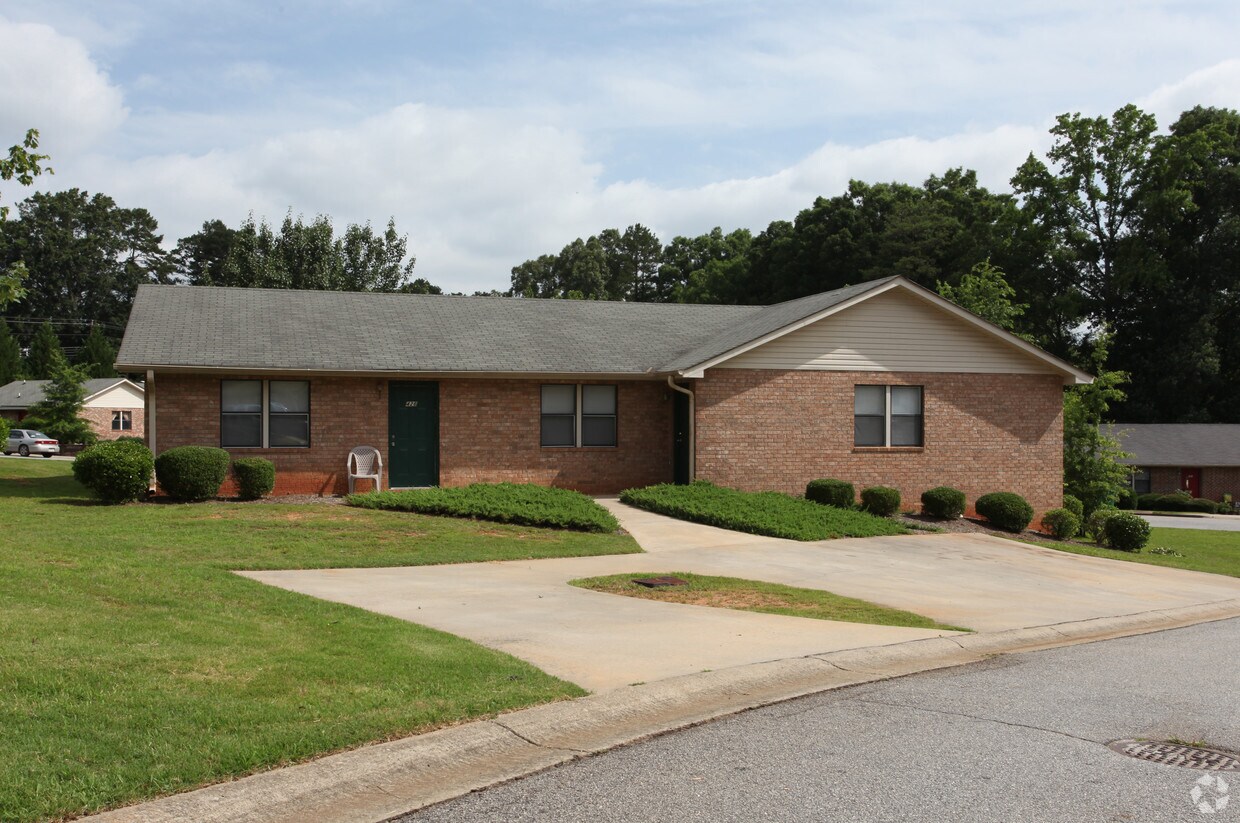 Jackson Place Apartments Commerce, GA