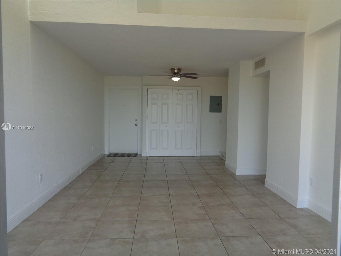 Primary Photo - 8821 W Flagler St