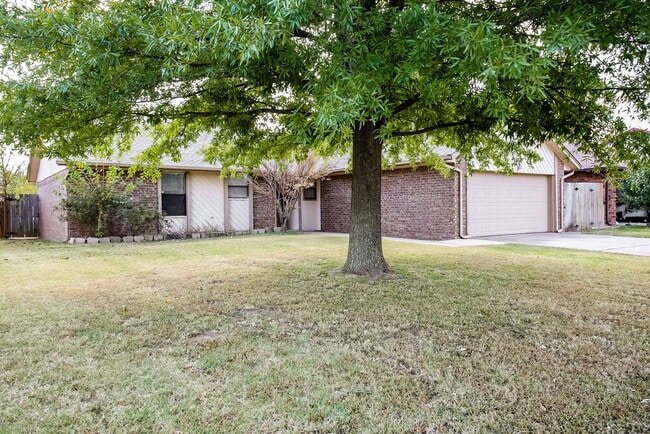 Foto del edificio - 808 Waterview Rd