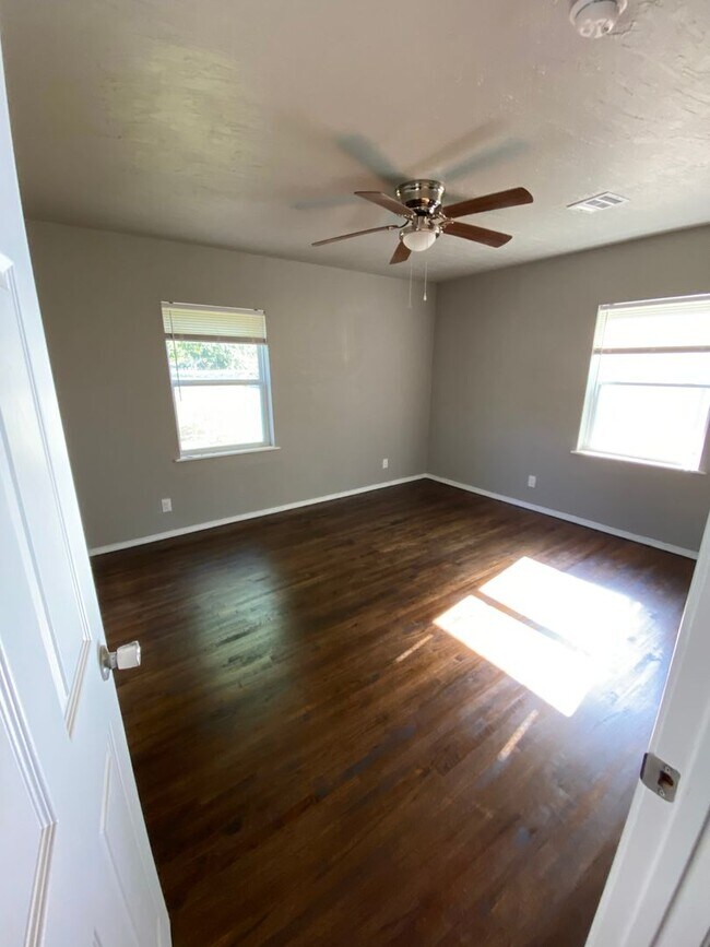 Foto del edificio - Gorgeous 3 Bed, 2 Bath Home with Modern Up...