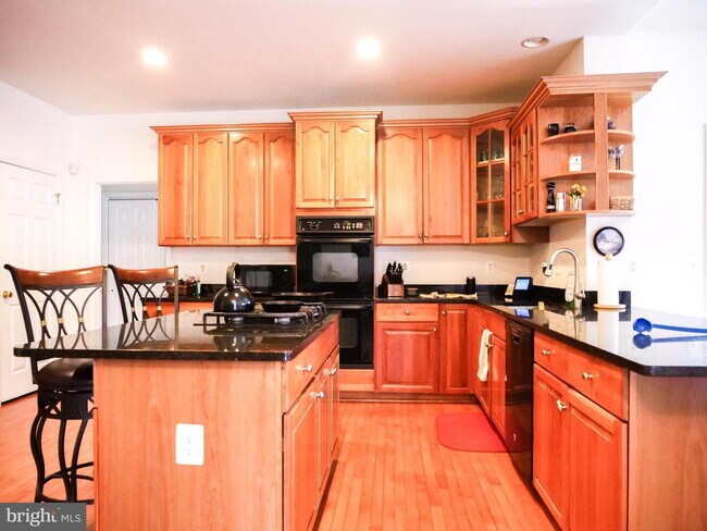 Building Photo - Ashburn Oasis: Your Luxurious Retreat