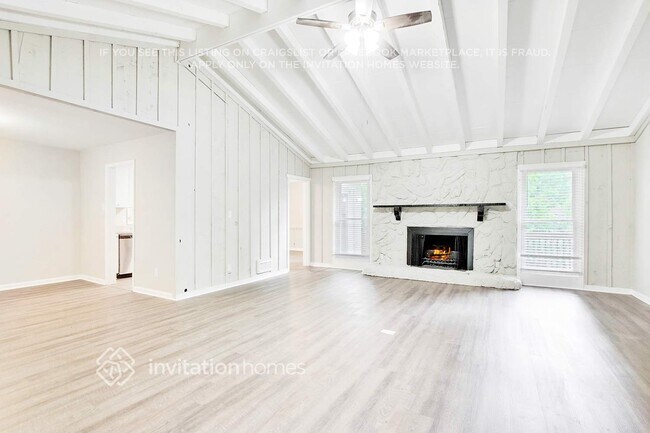 Building Photo - 6395 El Caudillo Ct