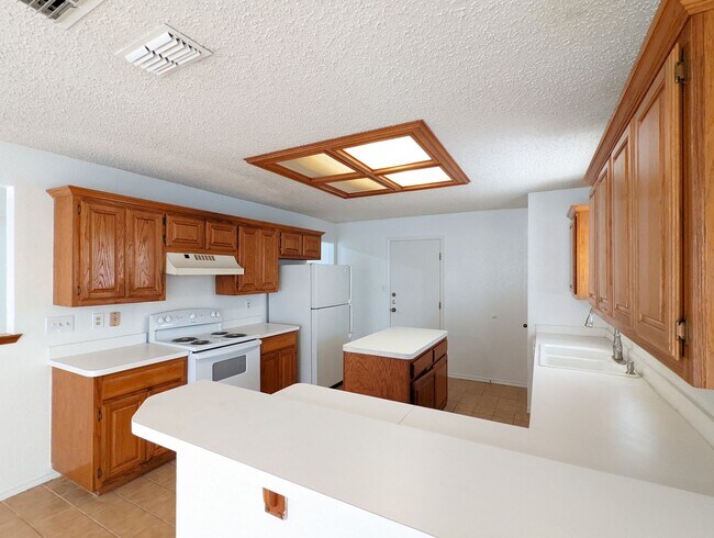 Foto del edificio - 2913 Lakewood Ct