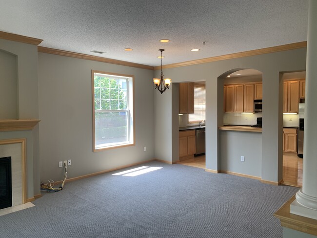 Main level dining area, separate from the eat in kitchen. - 1530 Zarthan Avenue South