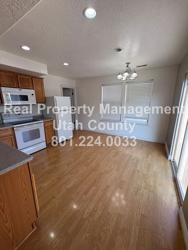 Building Photo - 1354 Dunmore Dr