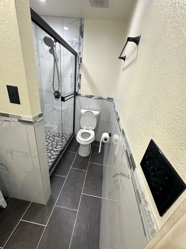 Building Photo - AVAILABLE Soon!!!