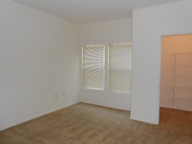 Building Photo - 8250 N Grand Canyon Dr