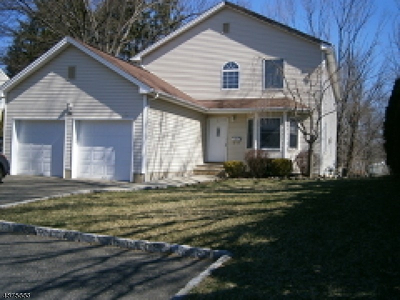 Primary Photo - 54 E Bradford Ave