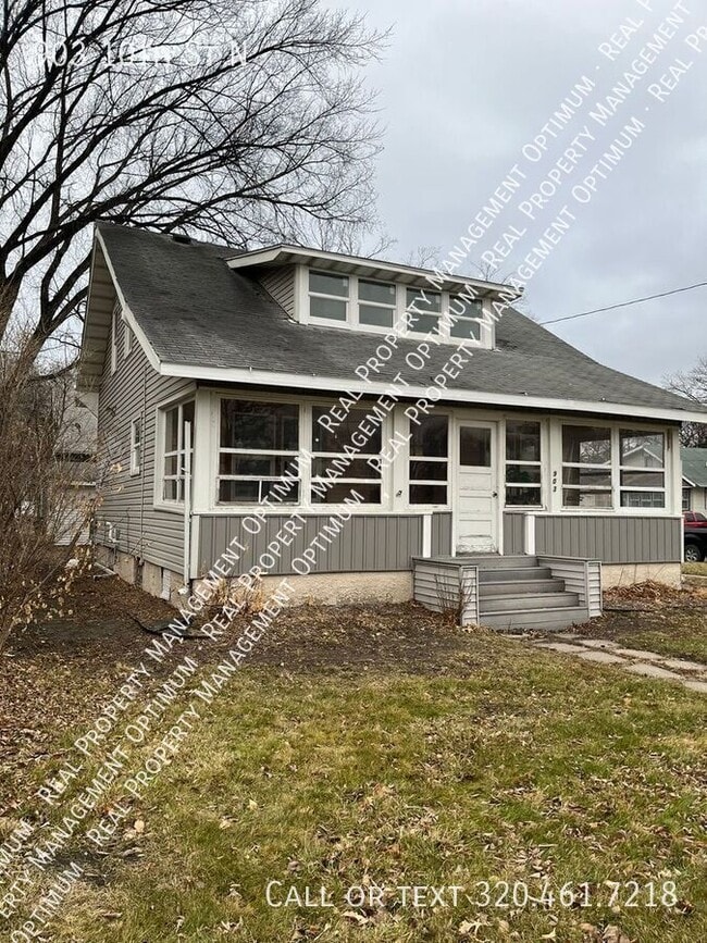 Building Photo - 903 10th St N