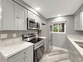 Building Photo - 12923 Mapleview St