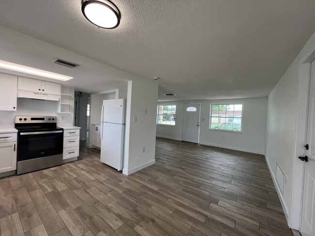 Foto del edificio - 7315 Brentwood Dr