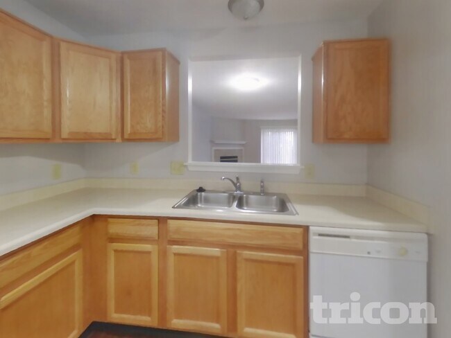 Building Photo - 7850 Harshaw Dr
