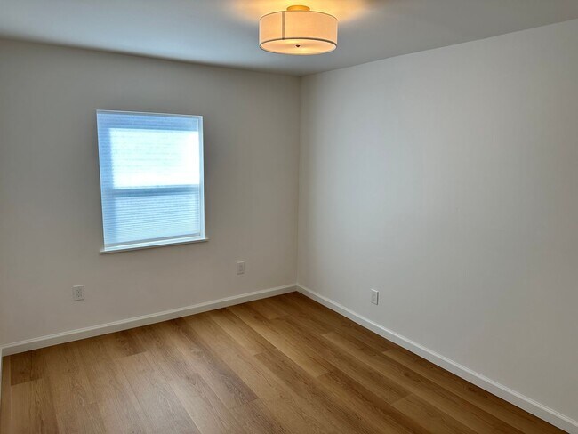 Photo - Blades Market Apartment