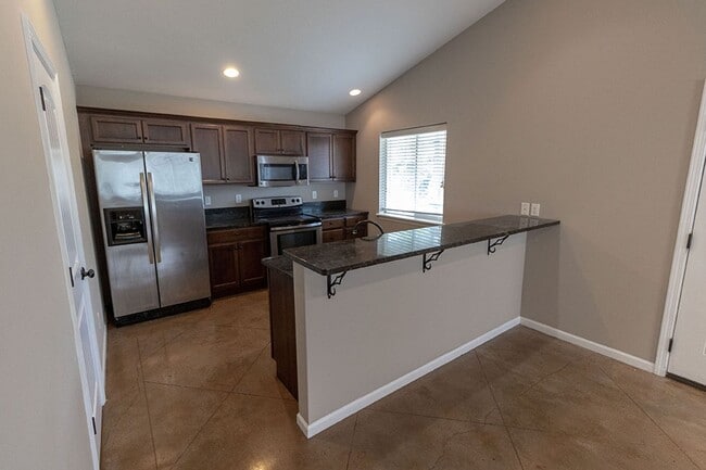 Building Photo - Nowells Subdivision Town Homes - Fully Furnished and Utilities Included