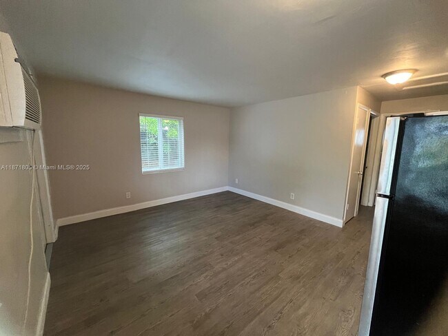 Foto del edificio - 6317 SW 18th St