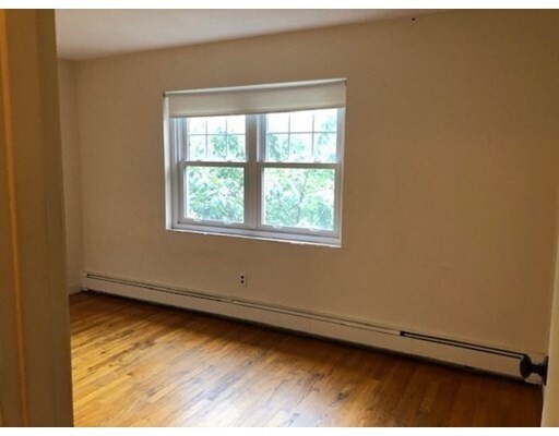 Foto del edificio - 120 Emerson Gardens Rd