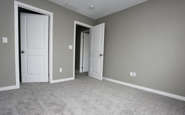 Foto del edificio - 9146 Burkwood Dr