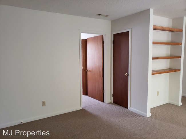 Building Photo - 12334 Chicamauga Trail SE