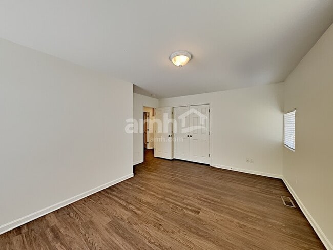 Building Photo - 3002 Gale Ct
