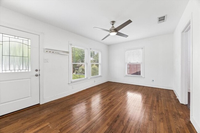 Foto del edificio - 1002 Ellingson Ln