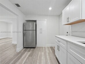 Building Photo - 228 NW 39th St