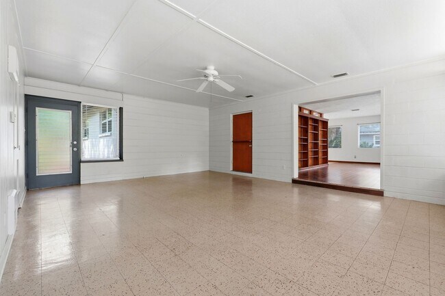 Foto del edificio - 1038 NE 21 Ave