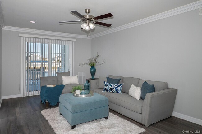 Building Photo - 10 Mainsail Dr