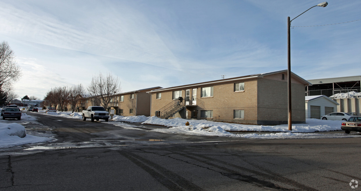 Building Photo - Cambridge Apartments